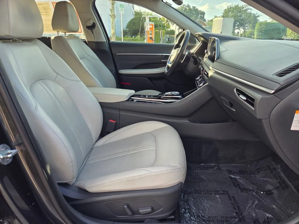 Used 2022 Portofino Gray Hyundai Limited image 31
