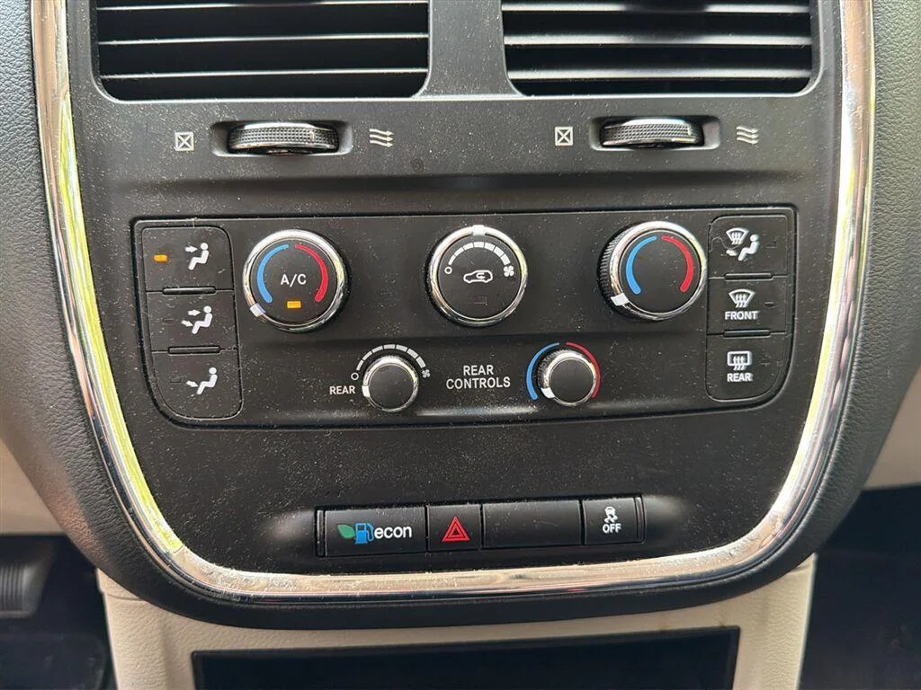 Used 2017 Billet Clearcoat Dodge SE image 4