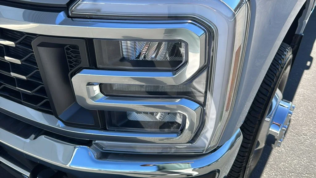 New 2026 Glacier Gray Metallic Tri-Coat Ford F-350® Lariat® image 4