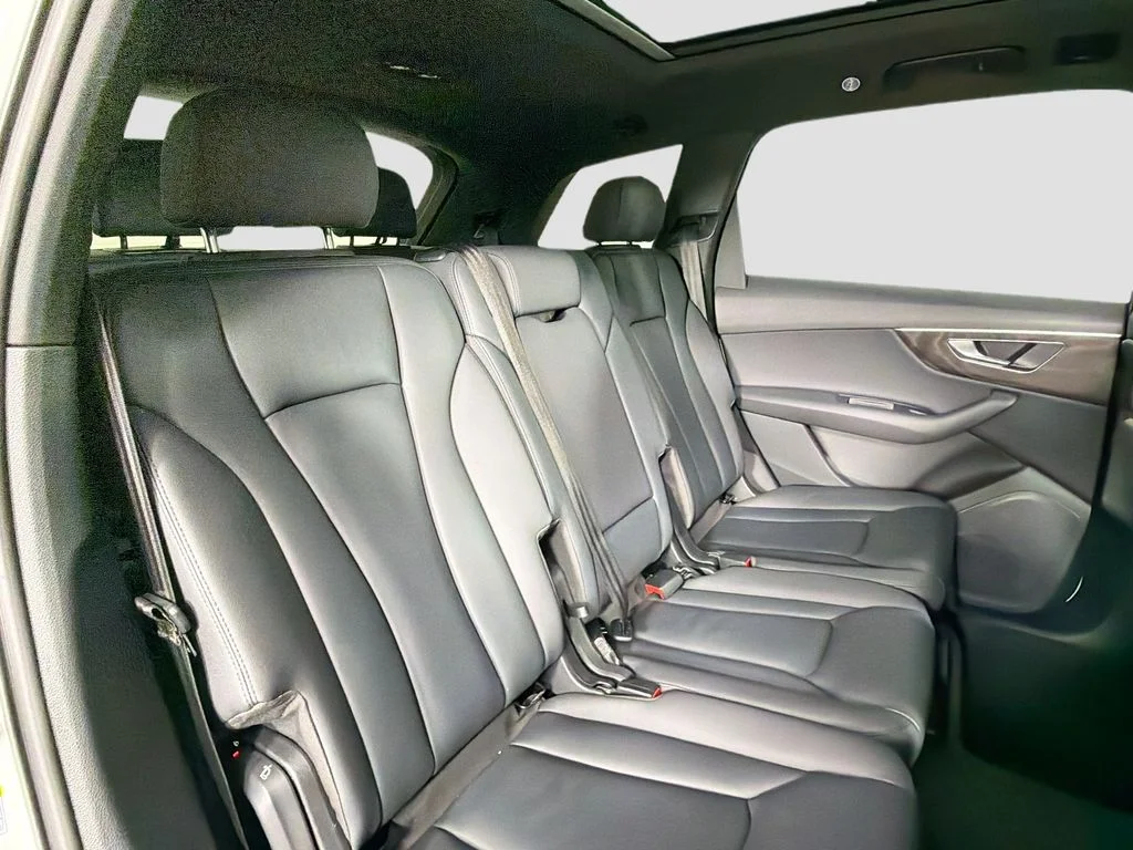 Used 2021 White Audi 45 Premium image 28