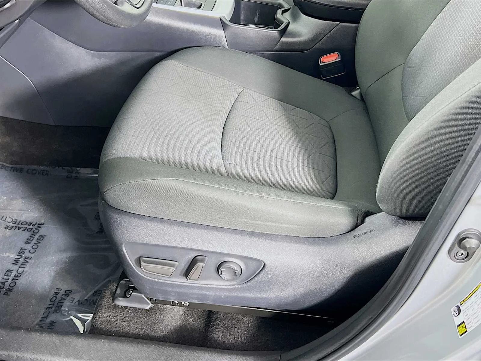Used 2025 Silver Sky Metallic Toyota XLE image 19