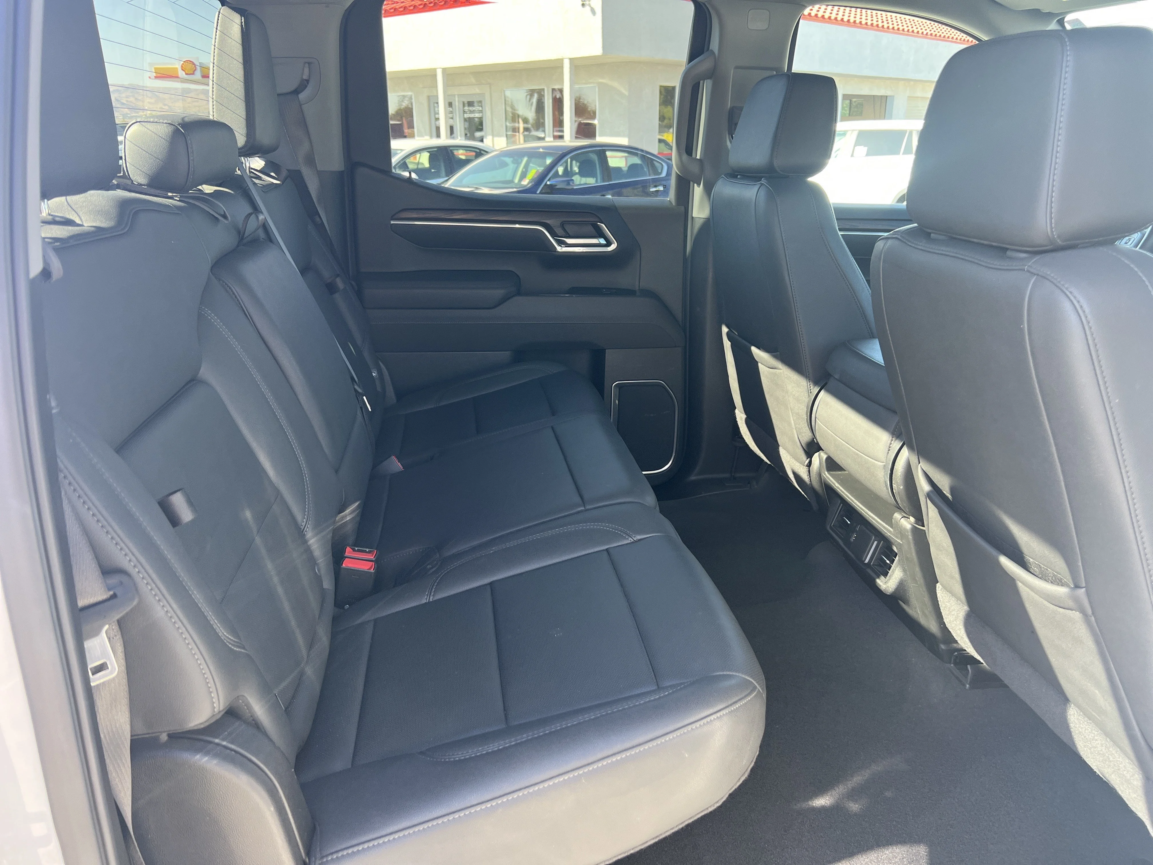 Used 2025 Summit White GMC SLT image 9