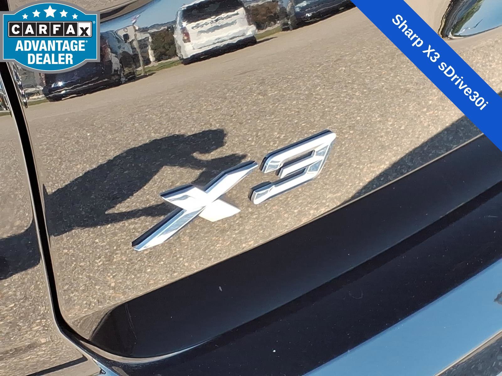 Used 2022  BMW sDrive30i image 9