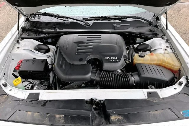 Used 2023 White Dodge SXT image 29