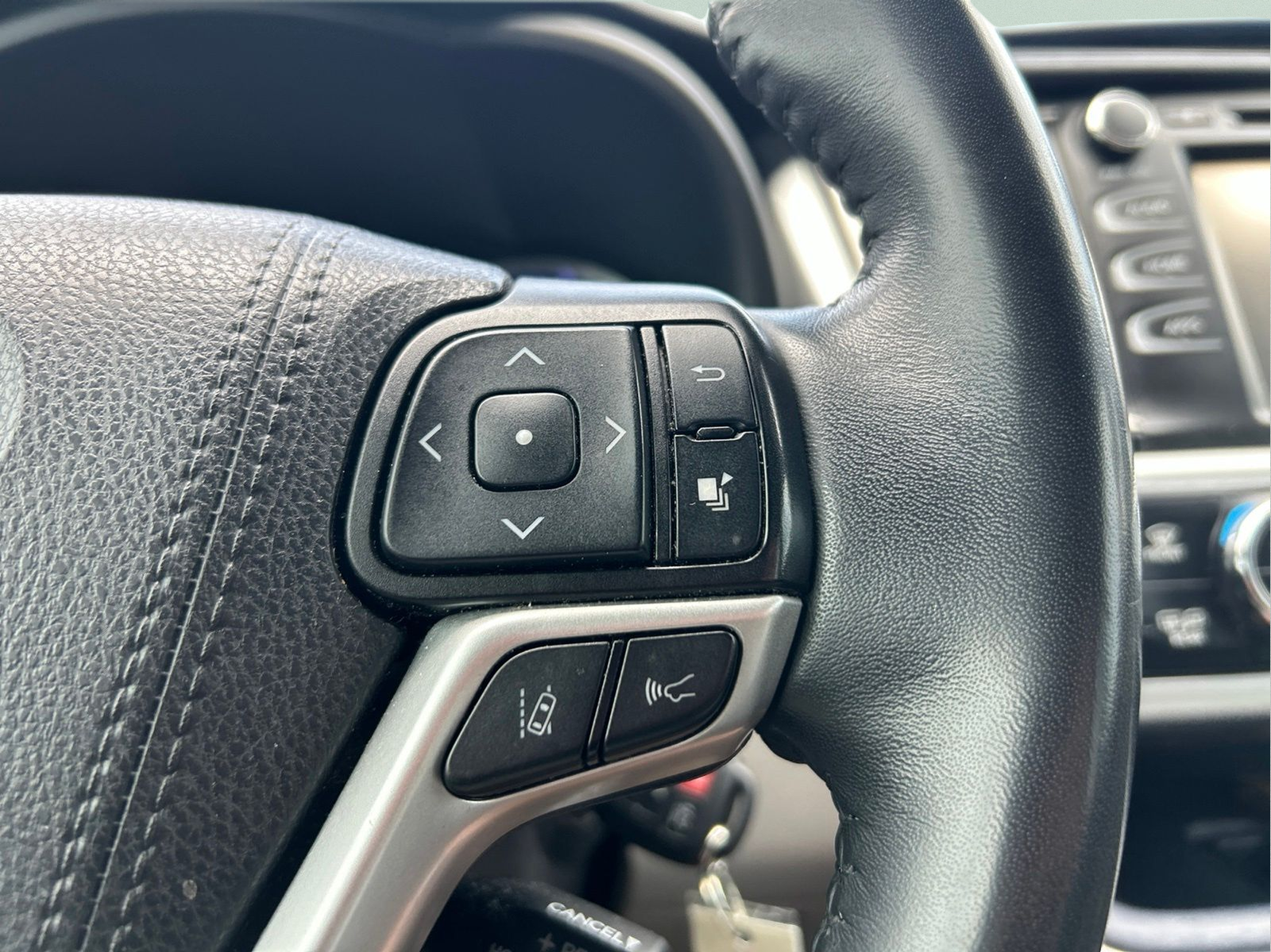 Used 2019 Gray Toyota LE Plus image 15