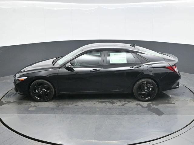 New 2026 Black Hyundai SEL Sport image 12