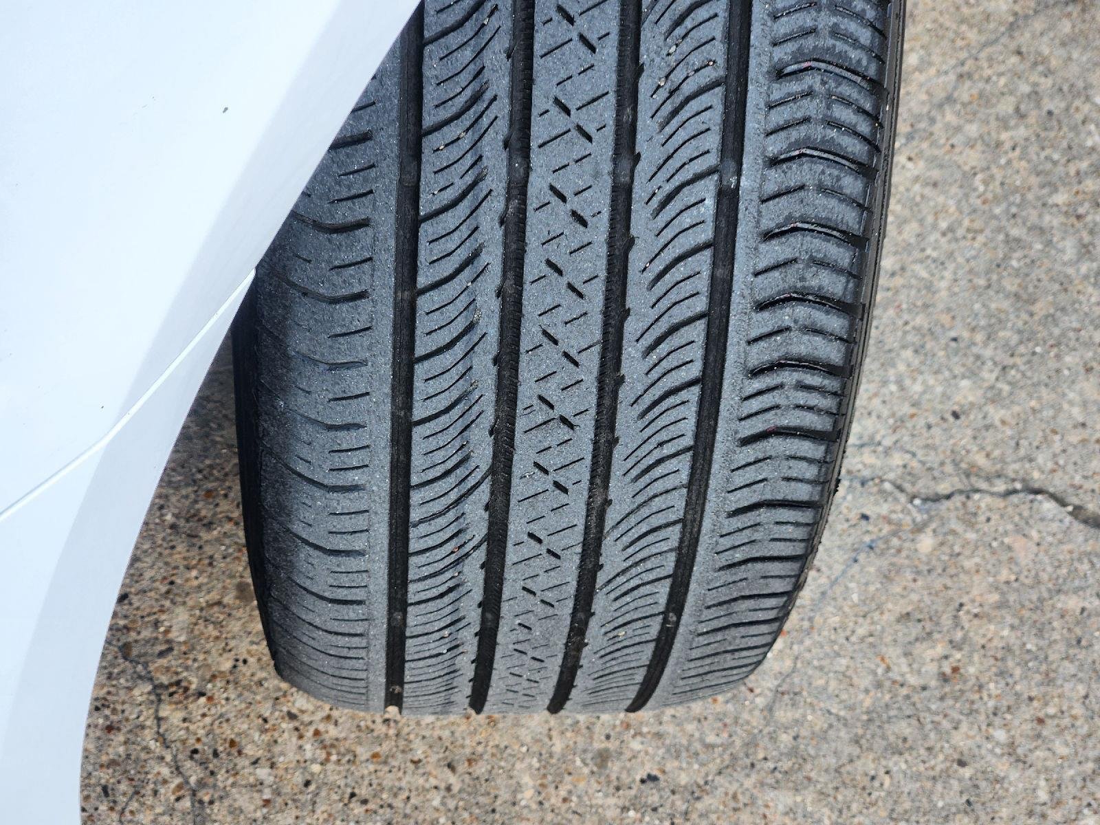 Used 2023 Frozen White Ford XLT image 10