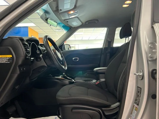 Used 2018 Silver Kia Base image 17