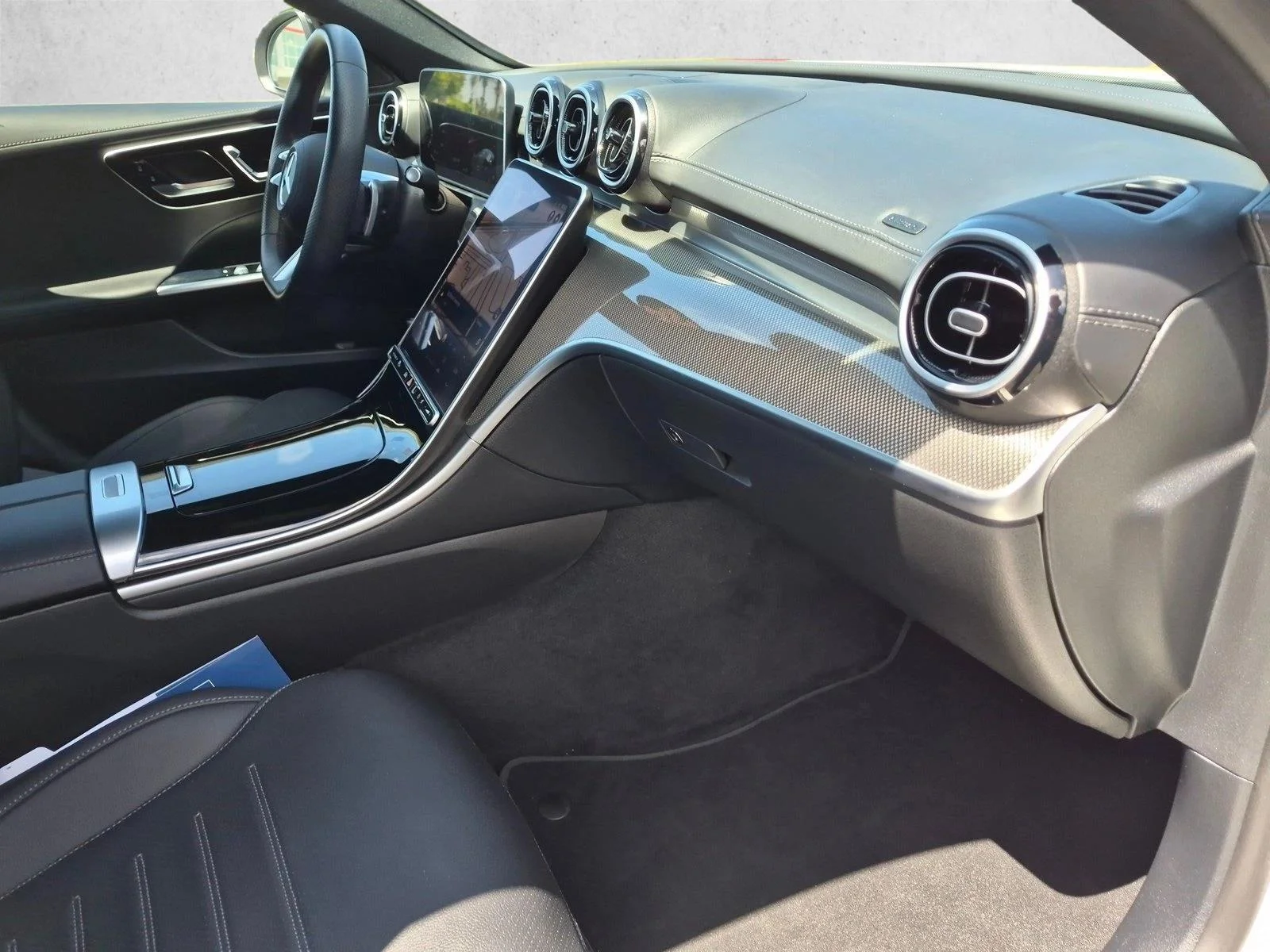Used 2024 Polar White Mercedes-Benz C 300 image 21