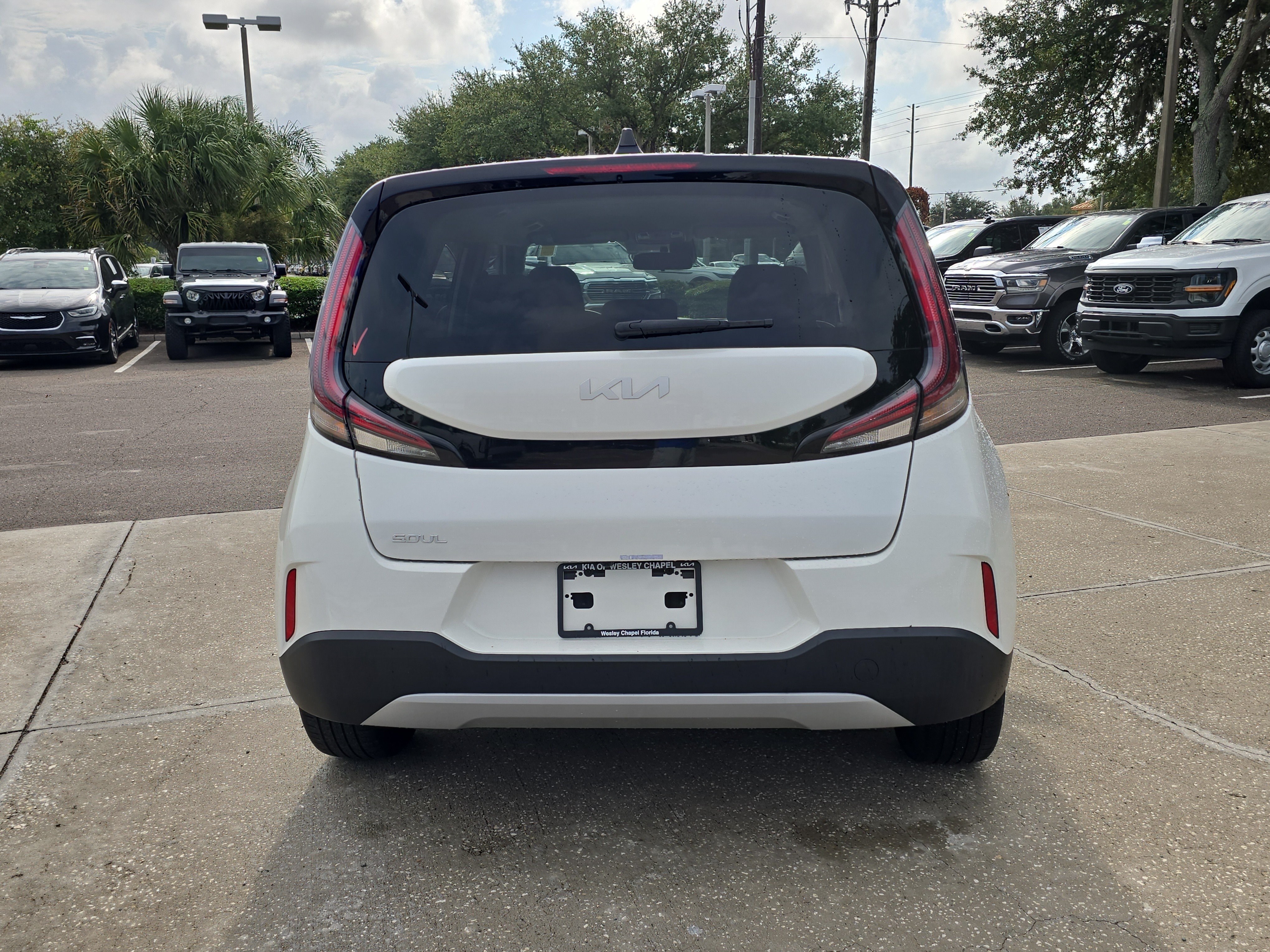Used 2024 Snow White Pearl Kia LX image 7