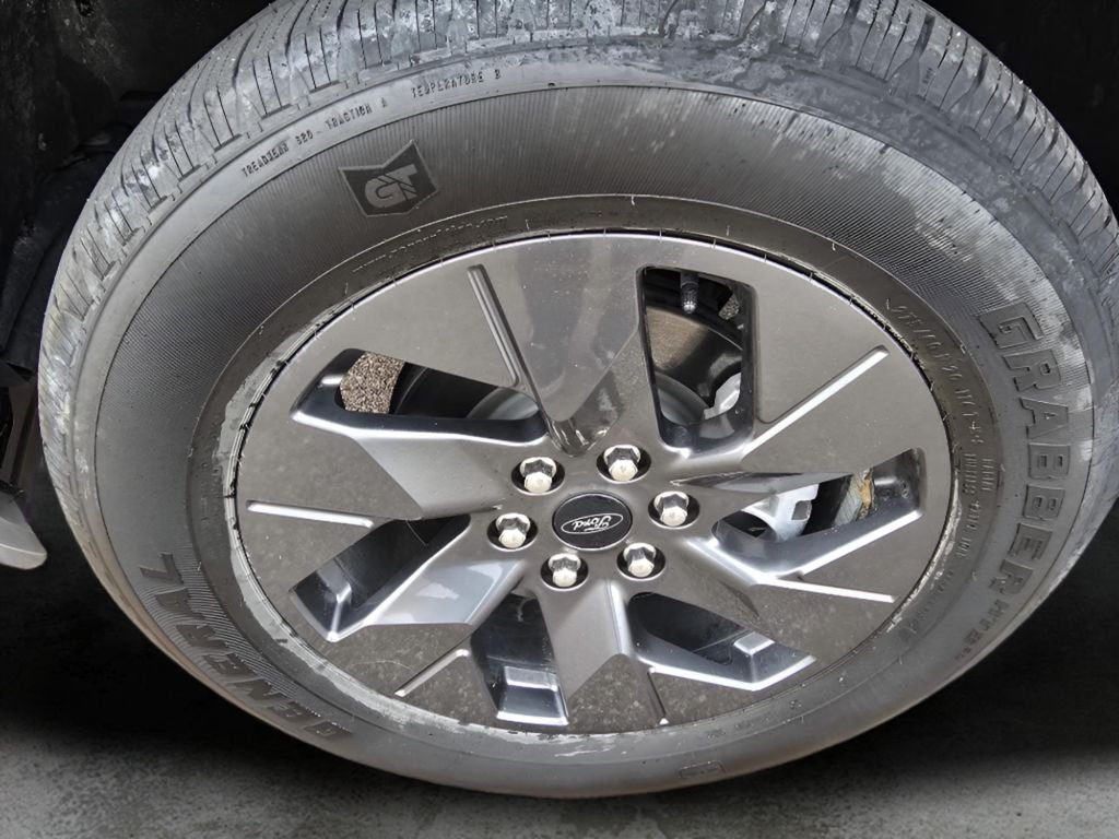 Used 2022 Antimatter Blue Metallic Ford LARIAT image 9
