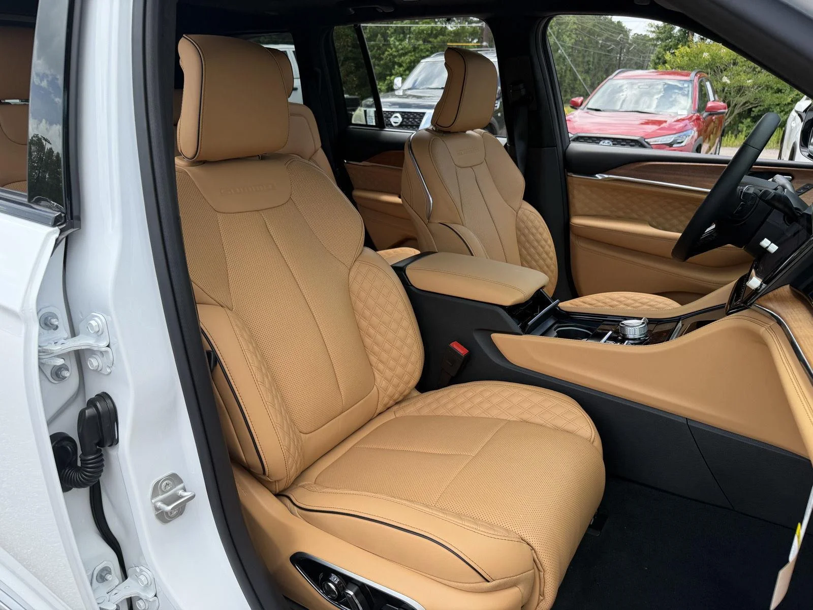 New 2026 Bright White Clear-Coat Exterior Paint Jeep Summit image 21