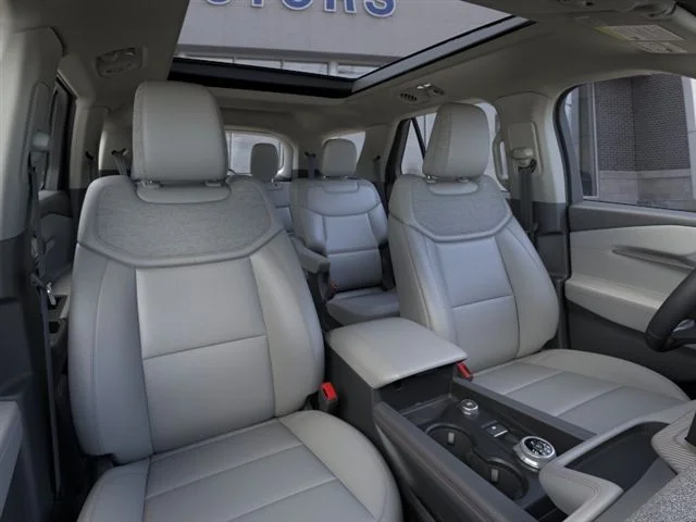 New 2026 Space White Metallic Ford Active image 33