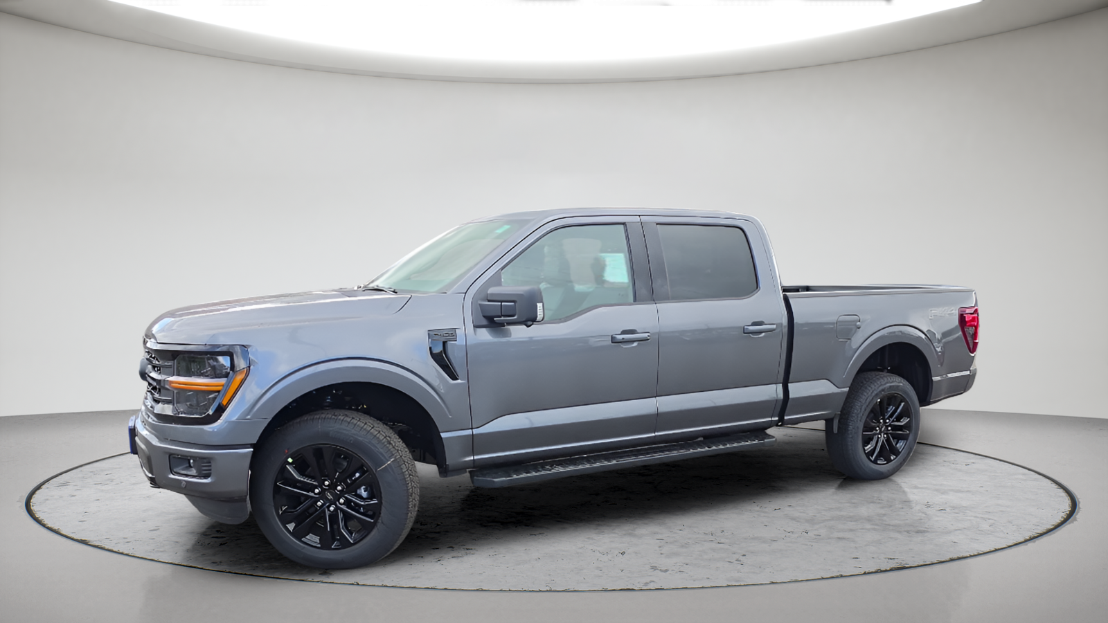New 2026 Carbonized Gray Metallic Ford XLT image 12
