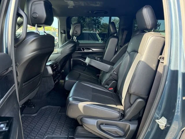 Used 2023 Riverrock Green Jeep Base image 13