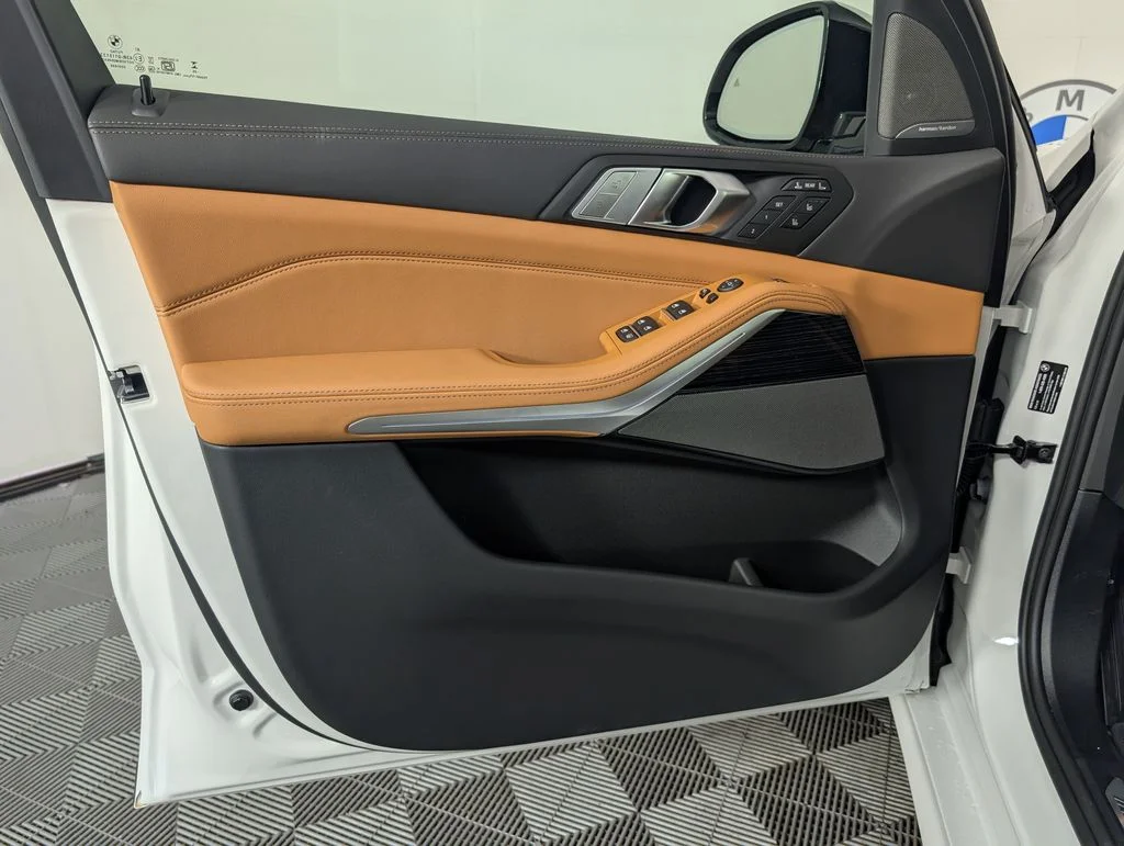 New 2027 White BMW xDrive40i image 17
