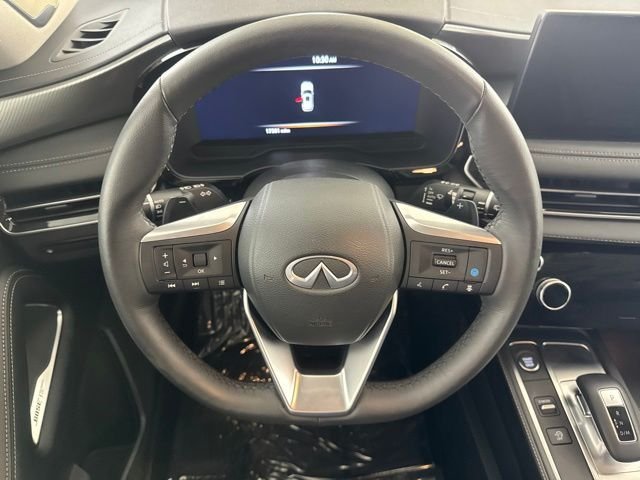 Used 2025 Black INFINITI LUXE image 23