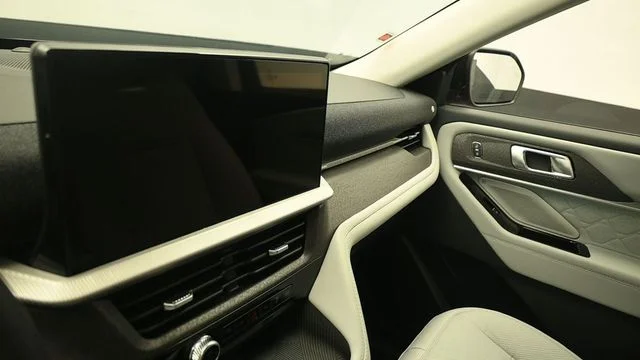 New 2026 Rapid Red Metallic Tinted Clearcoat Ford Platinum™ image 26