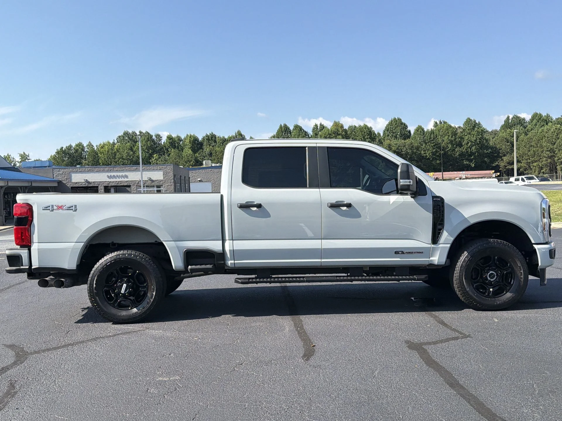 Used 2025 Avalanche Ford XL image 32