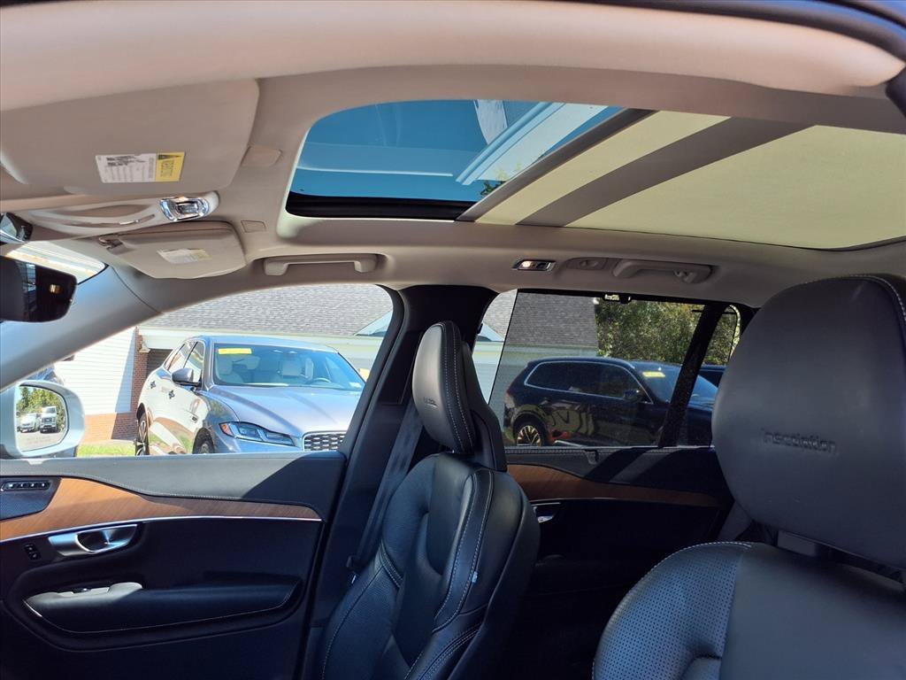 Used 2020 Thunder Grey Metallic Volvo Inscription image 12