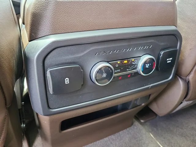 Used 2022  Ford King Ranch image 10