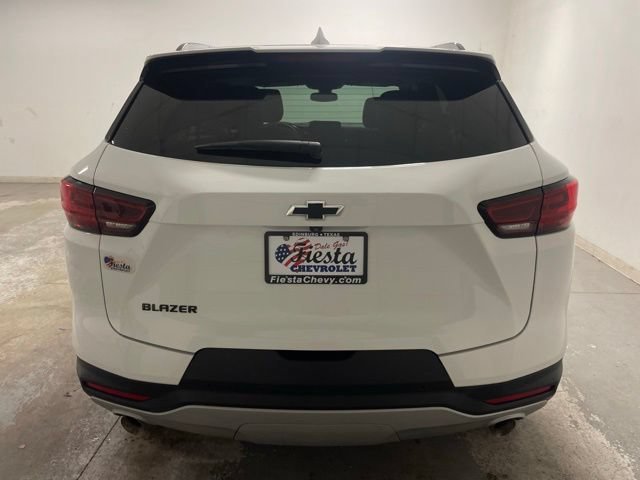 Used 2024 Summit White Chevrolet 3LT image 8