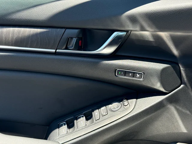 2022 Honda Accord Touring - Photo 8