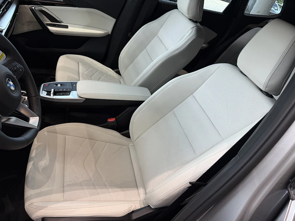 New 2027 Space Silver Metallic BMW xDrive28i image 12