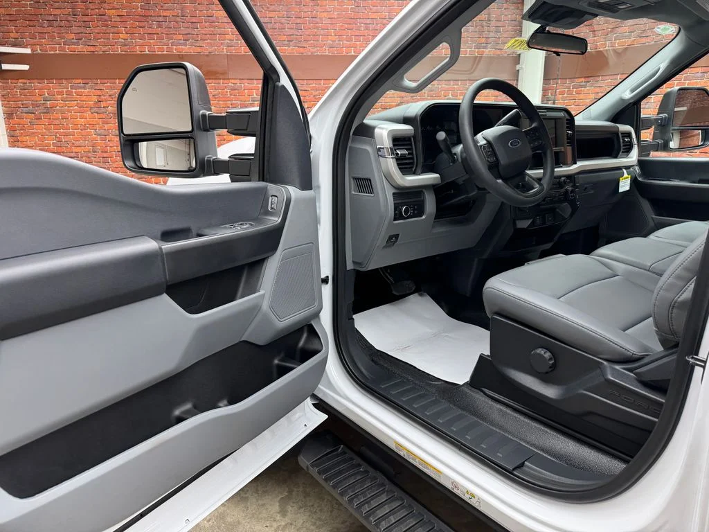 New 2026 Oxford White Ford F-450® XL image 9