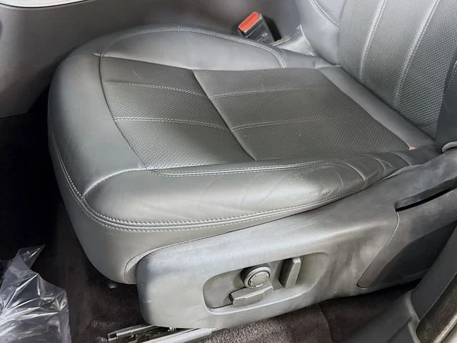 Used 2021 Black Land Rover HSE Silver Edition image 22