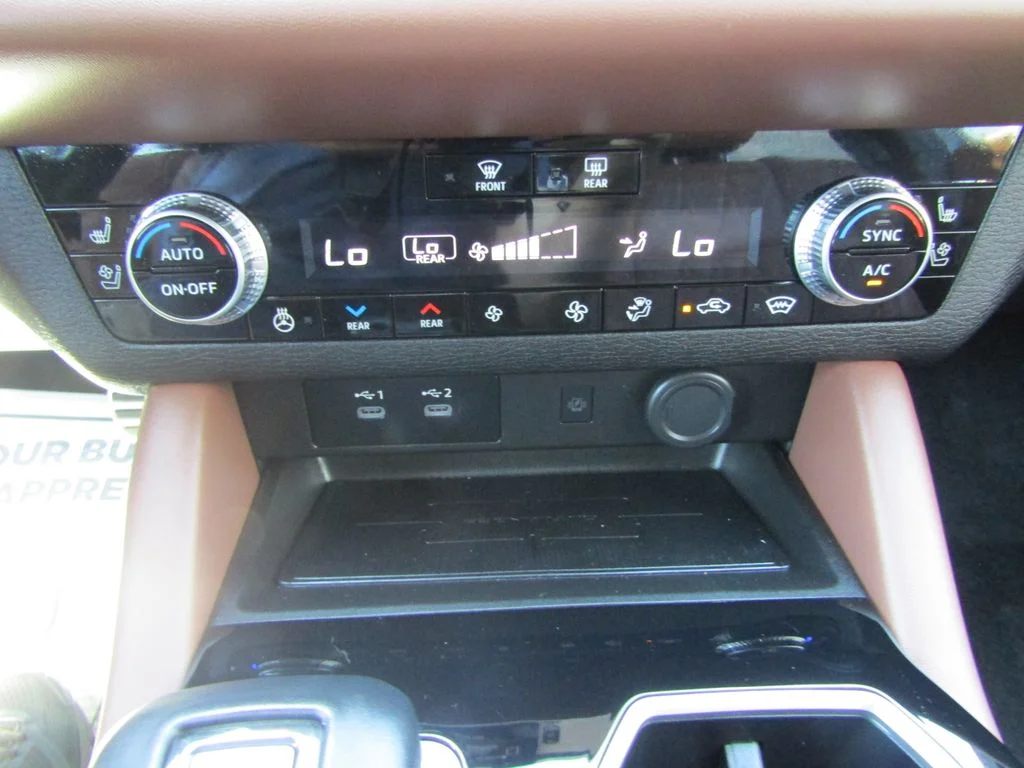 2025 Mitsubishi Outlander SEL - Photo 17