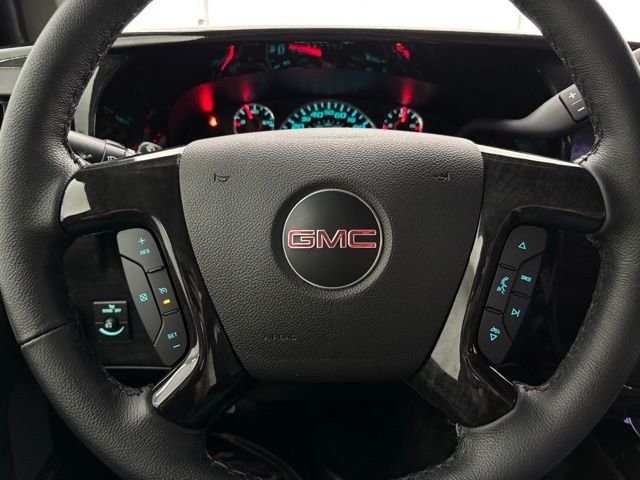 Used 2025 Onyx Black GMC Explorer Limited SE image 28