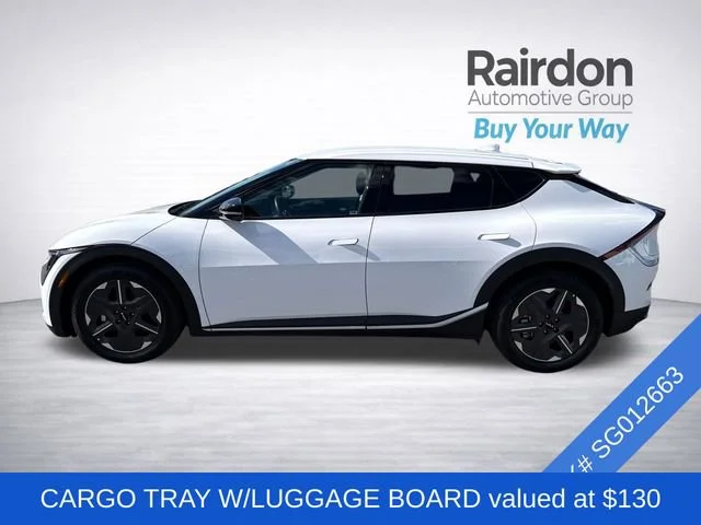 Used 2025 Glacier White Pearl Kia Light image 4
