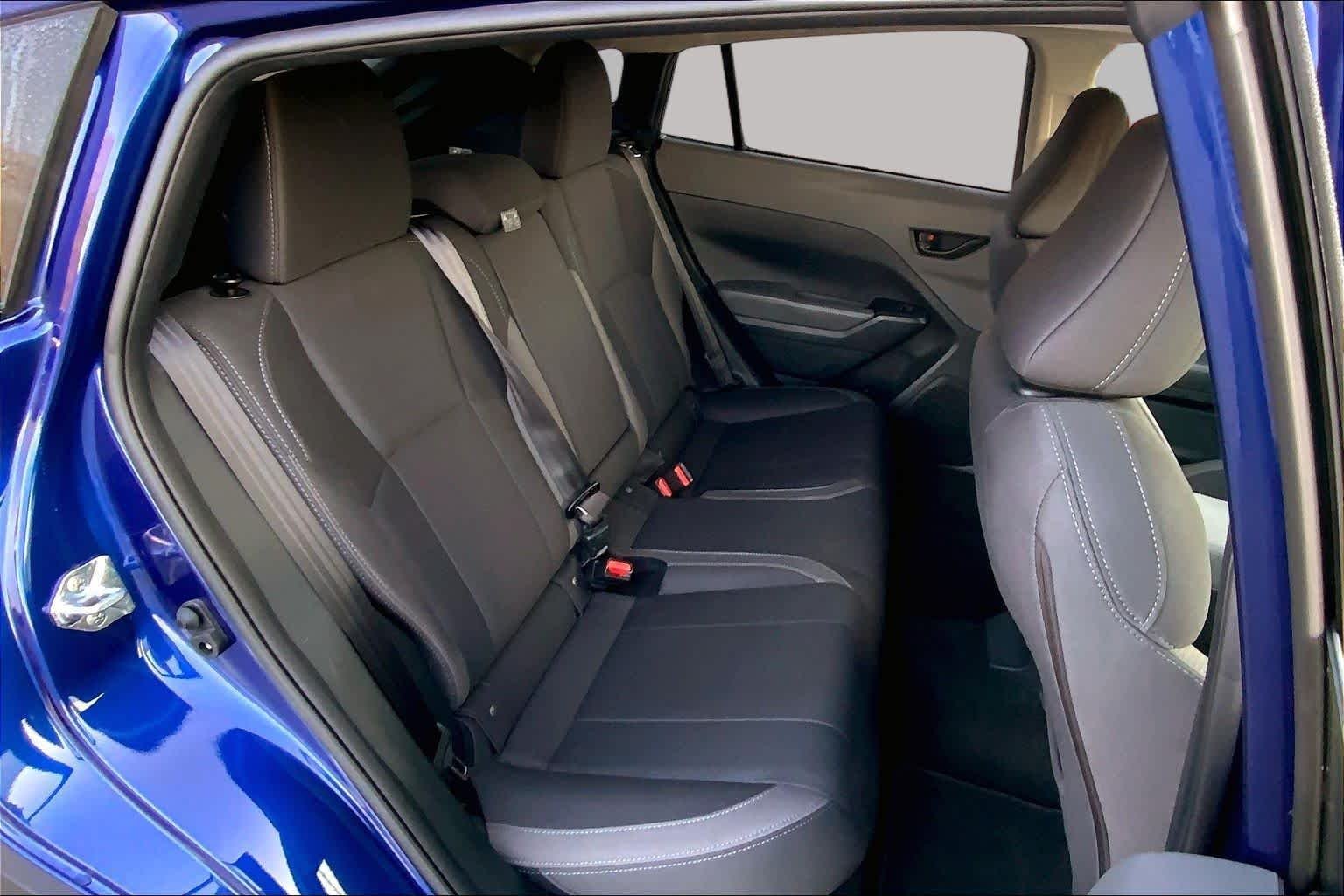 Used 2025 Sapphire Blue Pearl Subaru Premium image 17