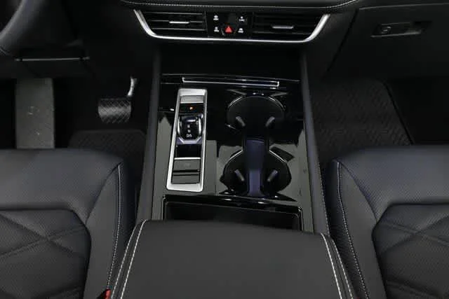 2026 Volkswagen Atlas Cross Sport SE w/Tech - Photo 26