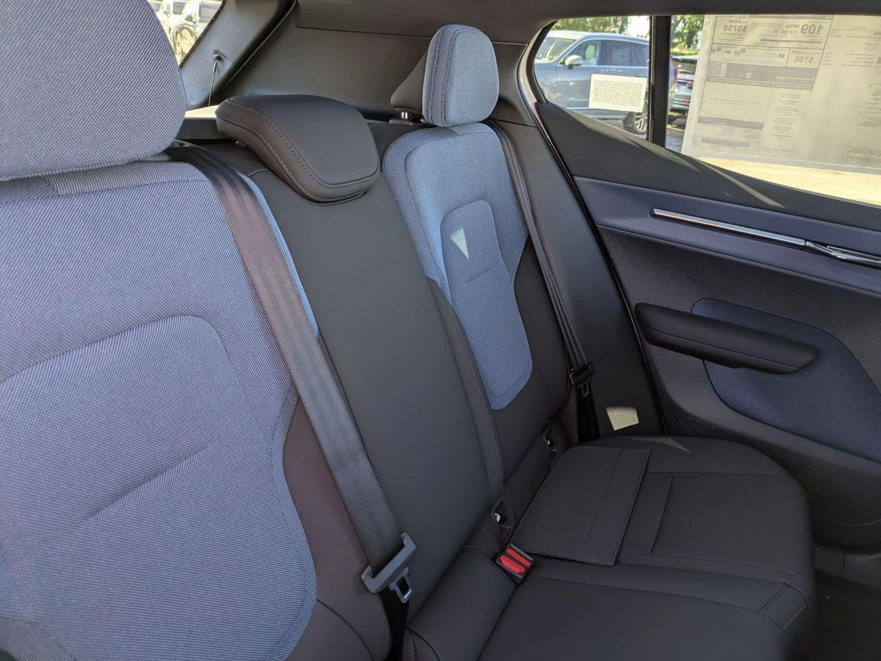 2025 Volvo EX30 Ultra - Photo 13