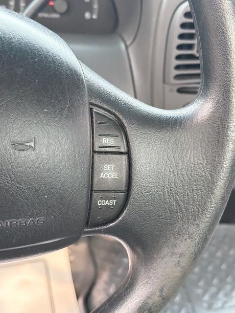 Used 1998 White Ford XLT image 26