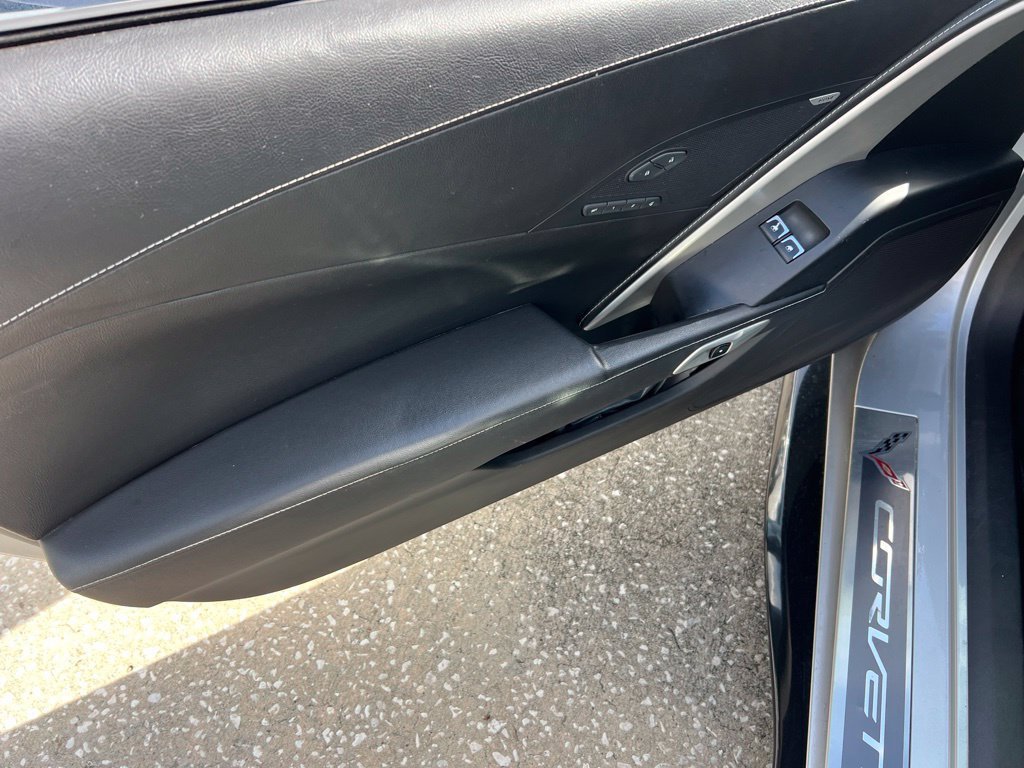 Used 2017 BLADE SILVER METALLIC Chevrolet Z51 2LT image 7