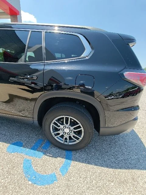 Used 2025 Black GMC Elevation image 8