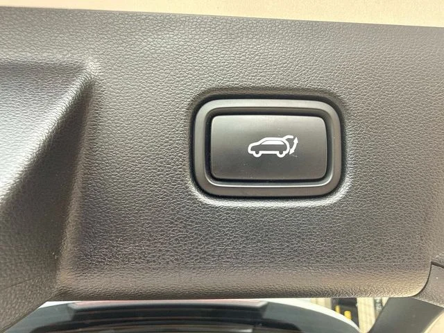Used 2024 Silver Hyundai SEL image 19