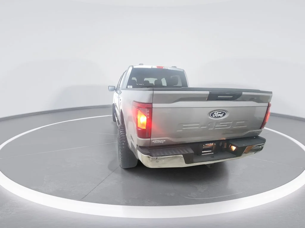 Used 2024 Silver Ford XLT image 7