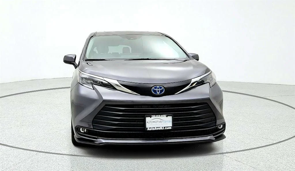 Used 2025 Magnetic Gray Metallic Toyota XLE AWD 7-Seater w/ Plus Pkg & 18