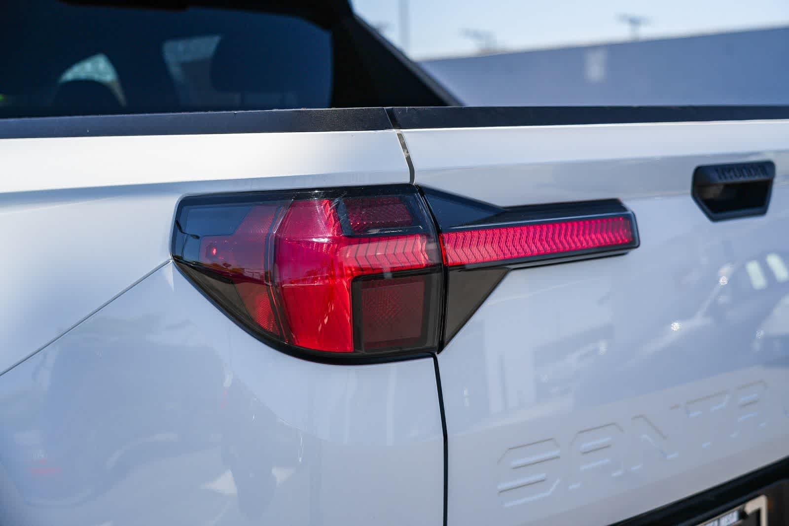 Used 2025 Atlas White Hyundai SE image 9