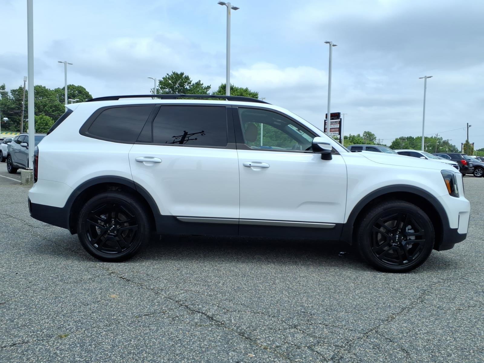 Used 2023 Glacial White Pearl Kia EX X-Line image 26