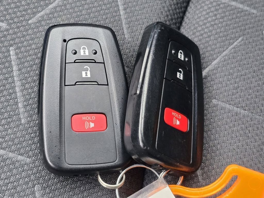 2024 Toyota RAV4 XLE - Photo 35