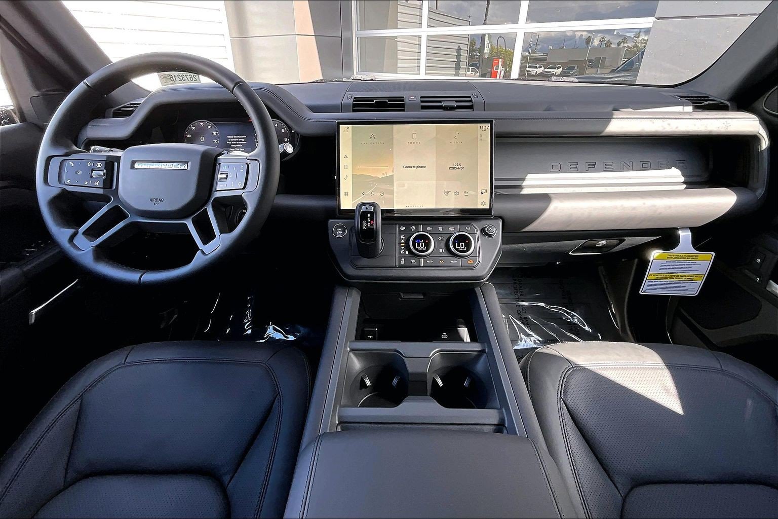 New 2026 Santorini Black Land Rover X-Dynamic SE image 5
