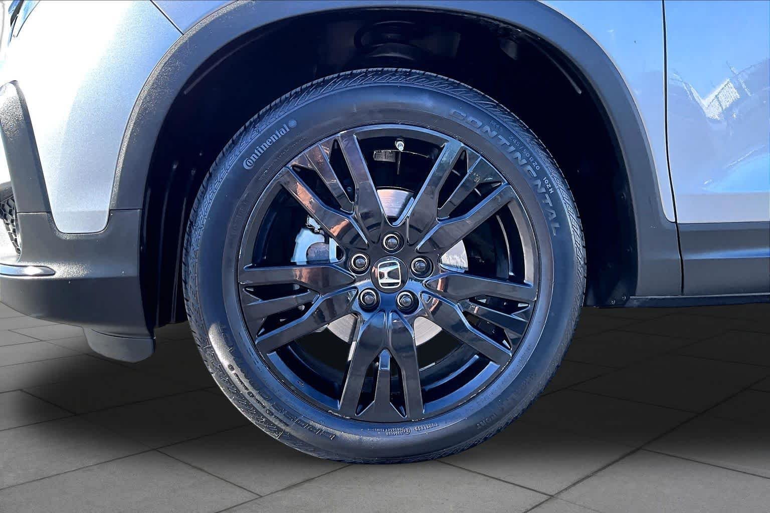 Used 2021 Lunar Silver Metallic Honda Special Edition image 9