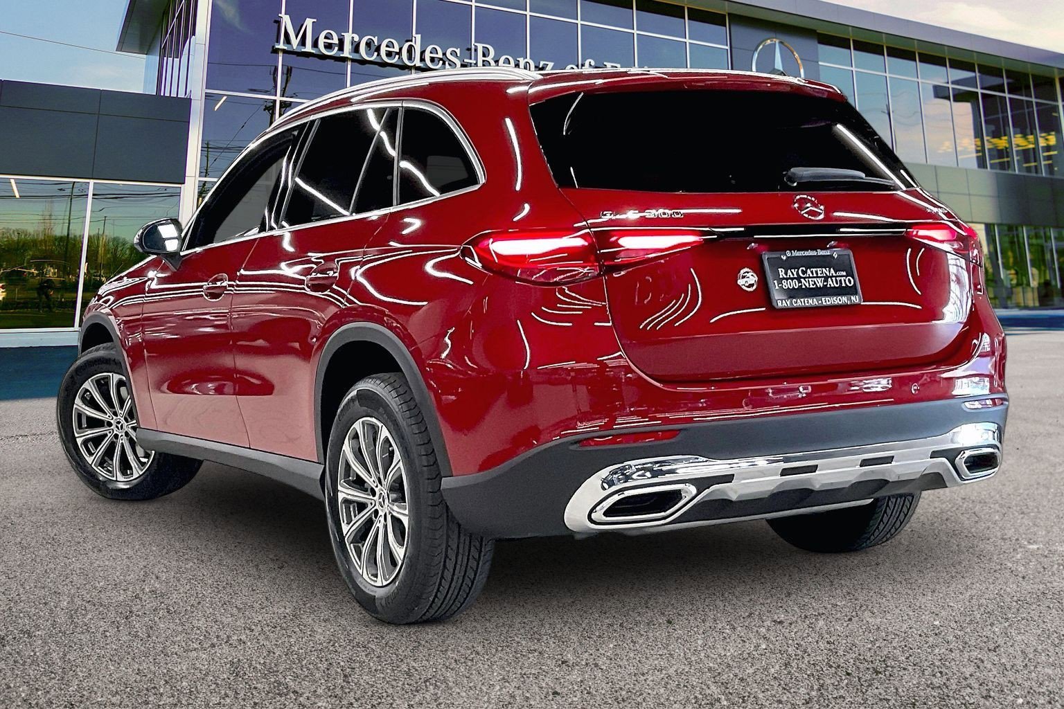 New 2026 MANUFAKTUR Patagonia Red Metallic Mercedes-Benz GLC 300 image 16