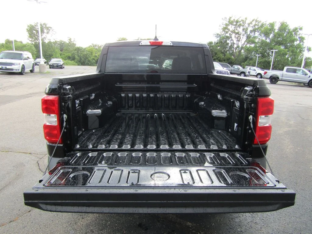 New 2026 Shadow Black Ford XLT image 10