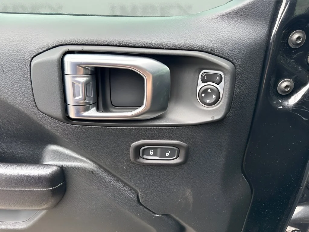 Used 2019 Black Jeep Unlimited Rubicon image 26